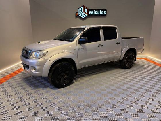 TOYOTA HILUX 3.0 SRV 4X4 CD 16V TURBO INTERCOOLER DIESEL 4P AUTOMÁTICO TOYOTA HILUX 3.0 SRV 4X4 CD 16V TURBO INTERCOOLER DIESEL 4P AUTOMÁTICO